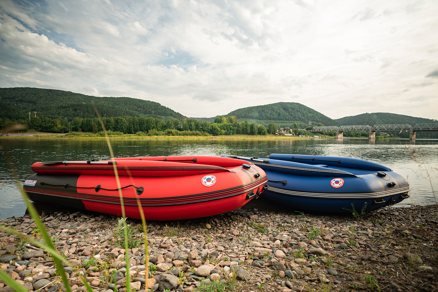 Лодка MISHIMO RIVER FJET PRO 430  под водомет в Сургуте