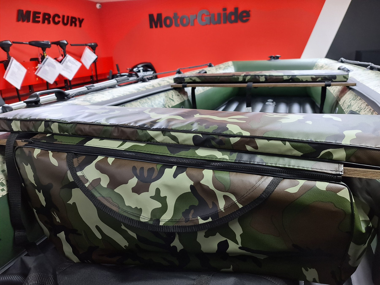 КОМПЛЕКТ МЯГКИХ НАКЛАДОК С СУМКОЙ ДЛЯ ЛОДОК 105Х20 КАМУФЛЯЖ в Сургуте