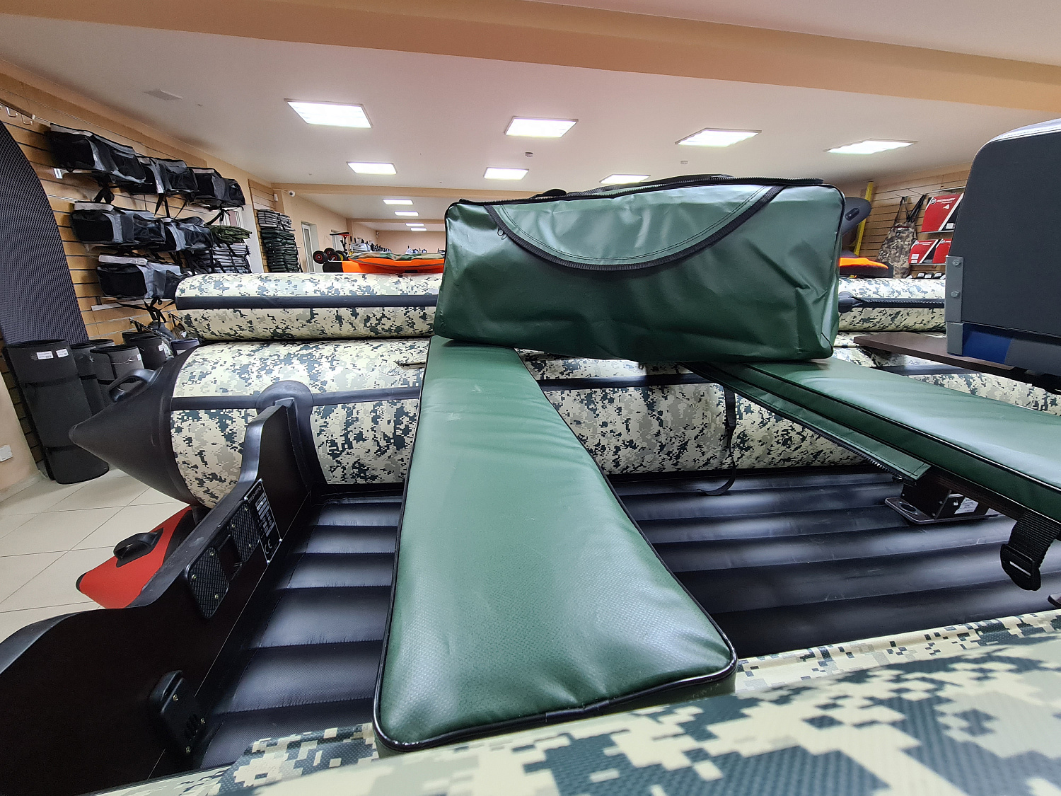 КОМПЛЕКТ МЯГКИХ НАКЛАДОК С СУМКОЙ ДЛЯ ЛОДОК 80Х20 ЗЕЛЕНЫЙ в Сургуте