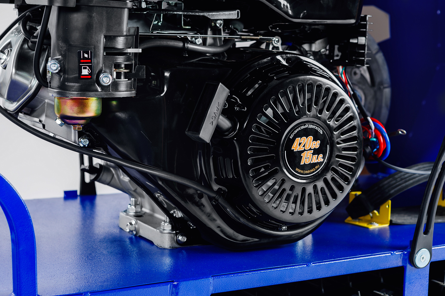 Мотобуксировщик SNOW DOG 17 с эл. запуском (DINKING) в Сургуте