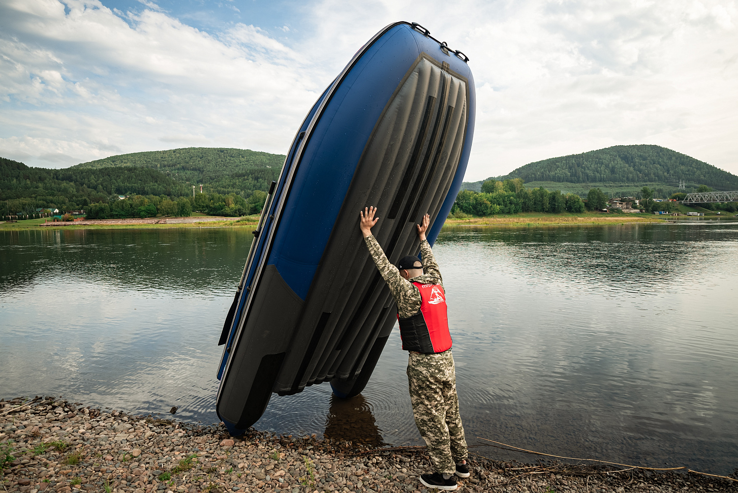 Лодка MISHIMO RIVER FJET PRO 430  под водомет в Сургуте