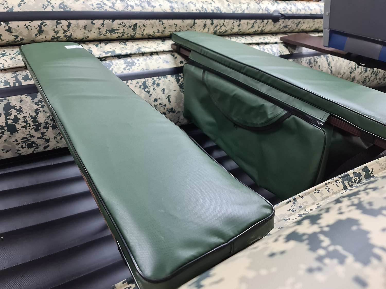 КОМПЛЕКТ МЯГКИХ НАКЛАДОК С СУМКОЙ ДЛЯ ЛОДОК 80Х20 ЗЕЛЕНЫЙ в Сургуте