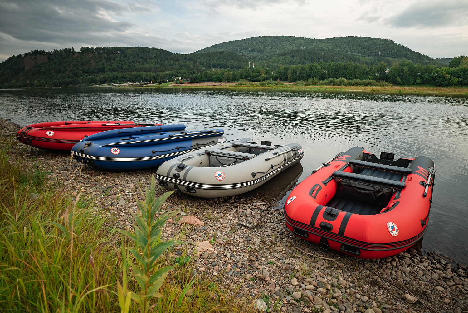 Лодка MISHIMO RIVER FJET PRO 430  под водомет в Сургуте